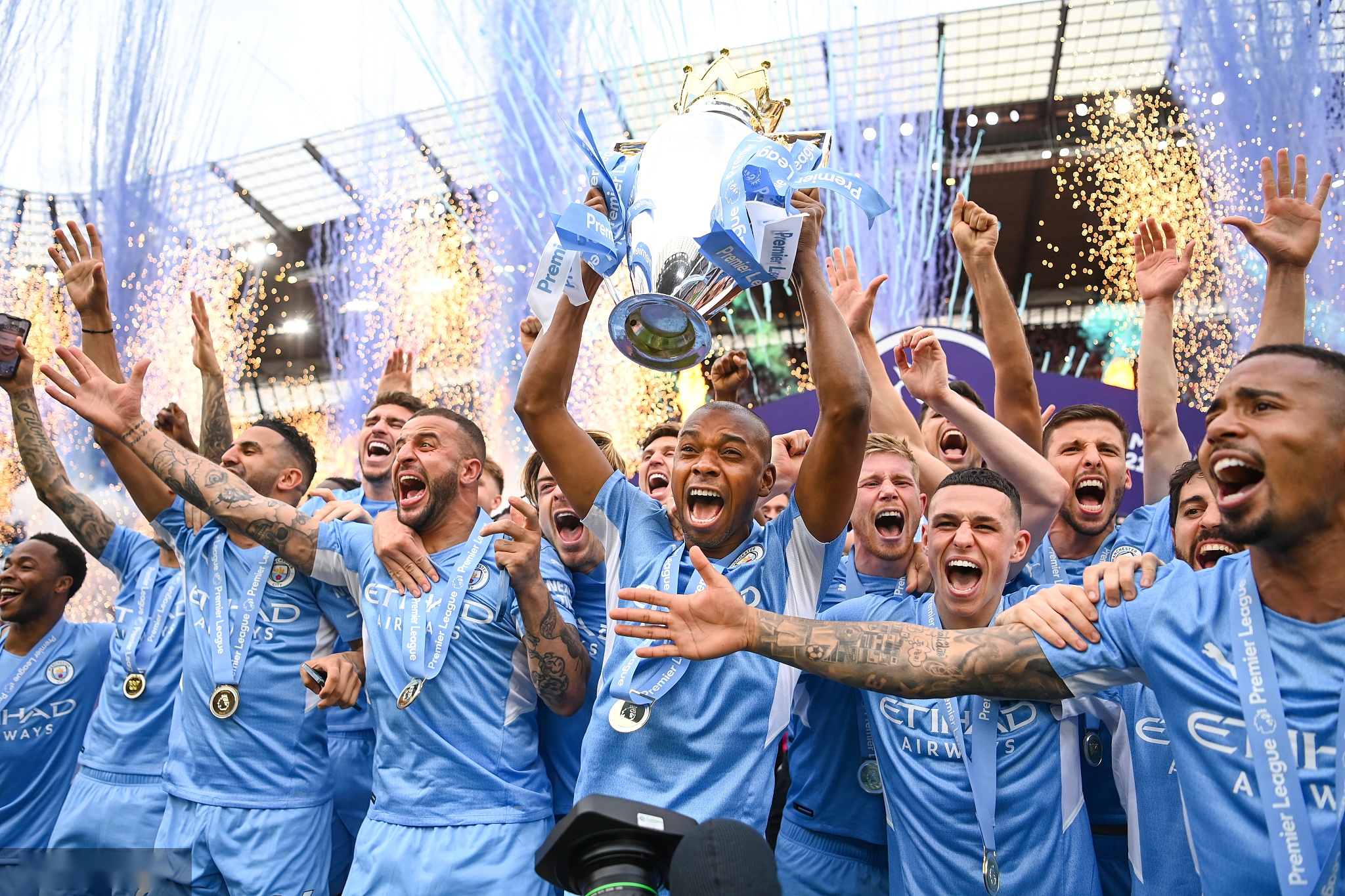 站在欧洲足 站在欧洲足